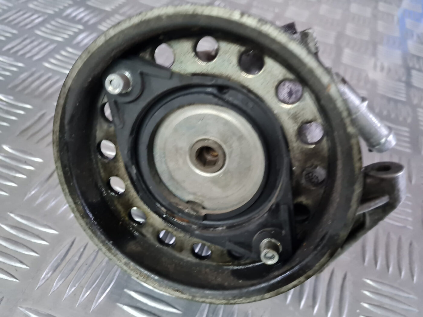 Hidrauliskais pastiprinātājs priekš VOLVO XC 60 2009 2 Hidrauliskais pastiprinātājs priekš VOLVO XC 60 2009