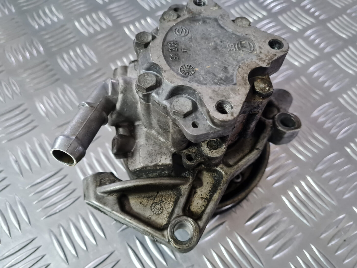 Hidrauliskais pastiprinātājs priekš VOLVO XC 60 2009 4 Hidrauliskais pastiprinātājs priekš VOLVO XC 60 2009