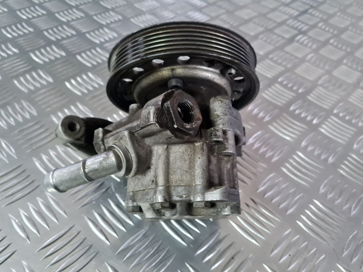 Hidrauliskais pastiprinātājs priekš VOLVO XC 60 2009 3 Hidrauliskais pastiprinātājs priekš VOLVO XC 60 2009