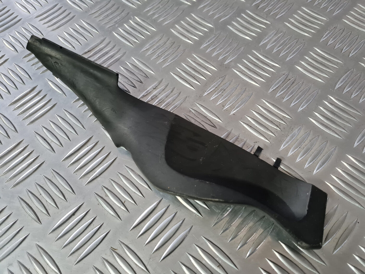 Vējstikla uzlika (deflektors) priekš VOLVO XC 60 2009 2 Vējstikla uzlika (deflektors) priekš VOLVO XC 60 2009