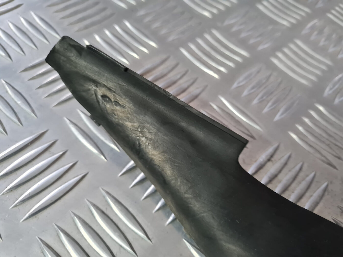 Vējstikla uzlika (deflektors) priekš VOLVO XC 60 2009 8 Vējstikla uzlika (deflektors) priekš VOLVO XC 60 2009