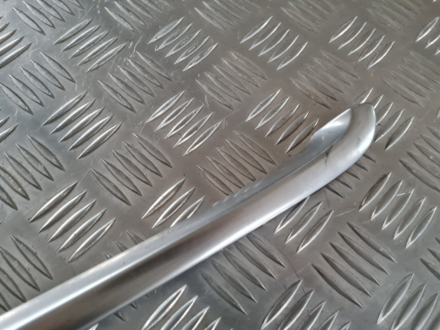 Pārsega moldings priekš VOLVO XC 60 2009