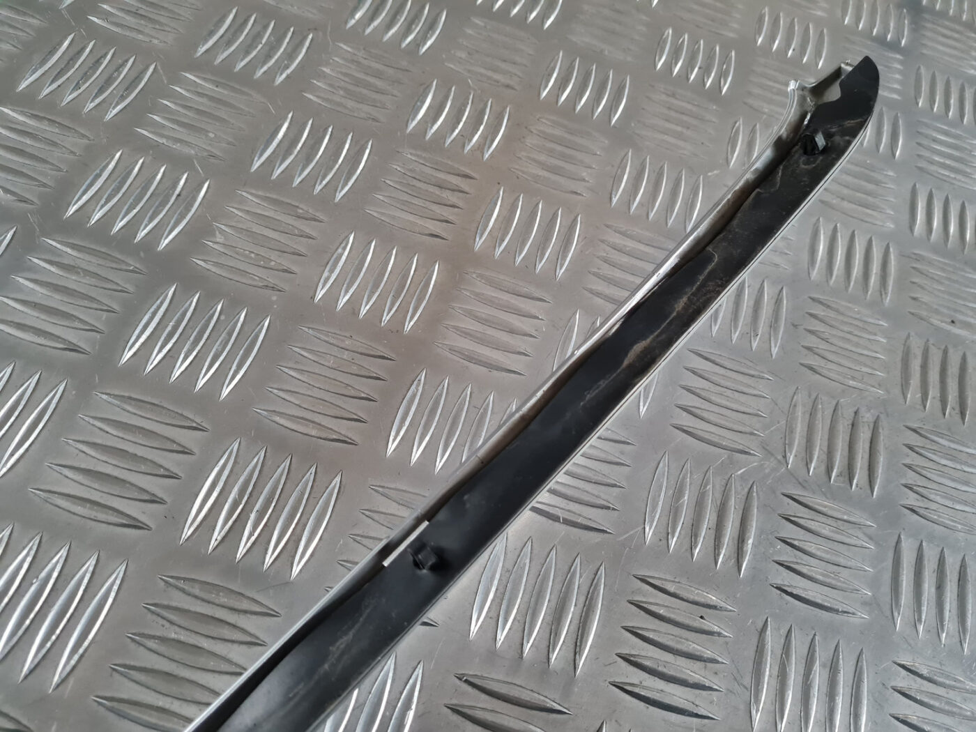 Pārsega moldings priekš VOLVO XC 60 2009