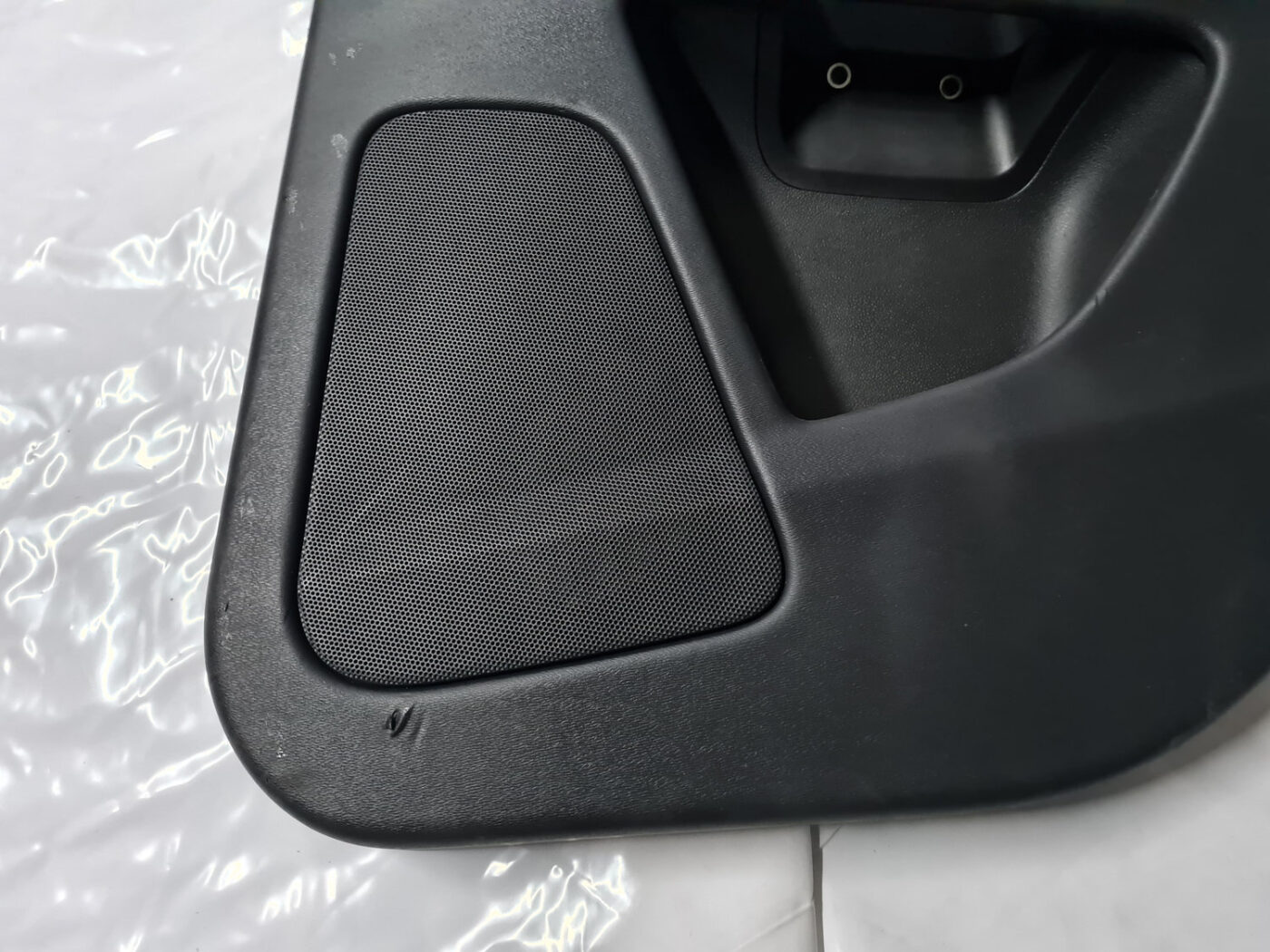 Aizmugurējo labo durvju apdare priekš VOLVO XC 60 2009 2 Aizmugurējo labo durvju apdare priekš VOLVO XC 60 2009