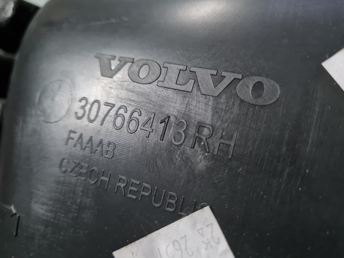 Aizmugurējo labo durvju apdare priekš VOLVO XC 60 2009 6 Aizmugurējo labo durvju apdare priekš VOLVO XC 60 2009