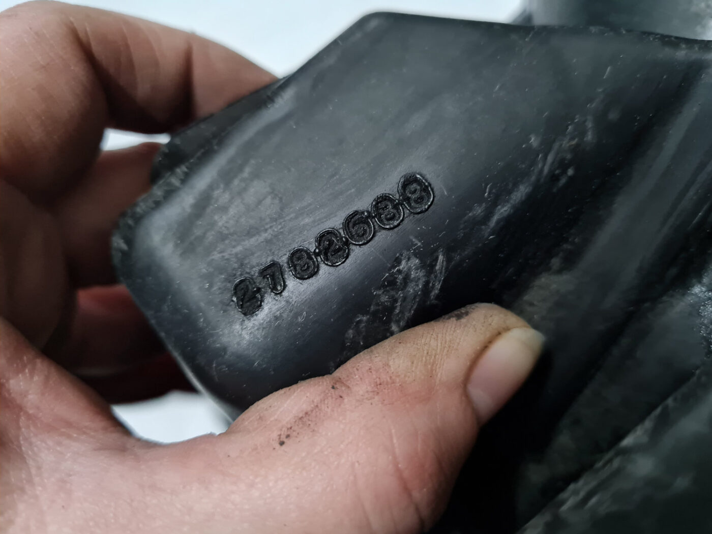 Gaisa filtra korpuss priekš VOLVO XC 60 2009