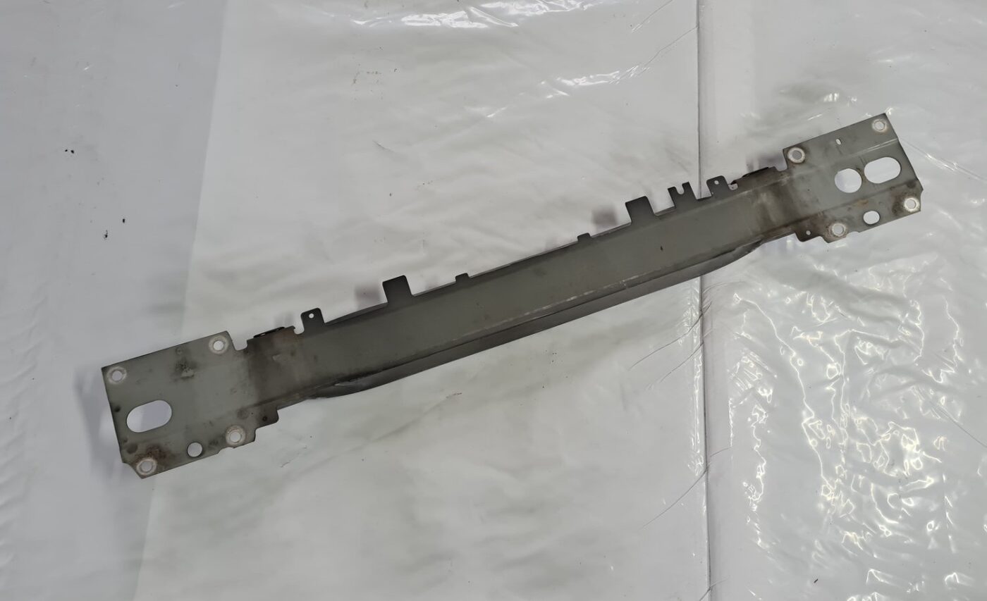 Priekšējā bufera pastiprinātājs priekš VOLVO XC 60 2009