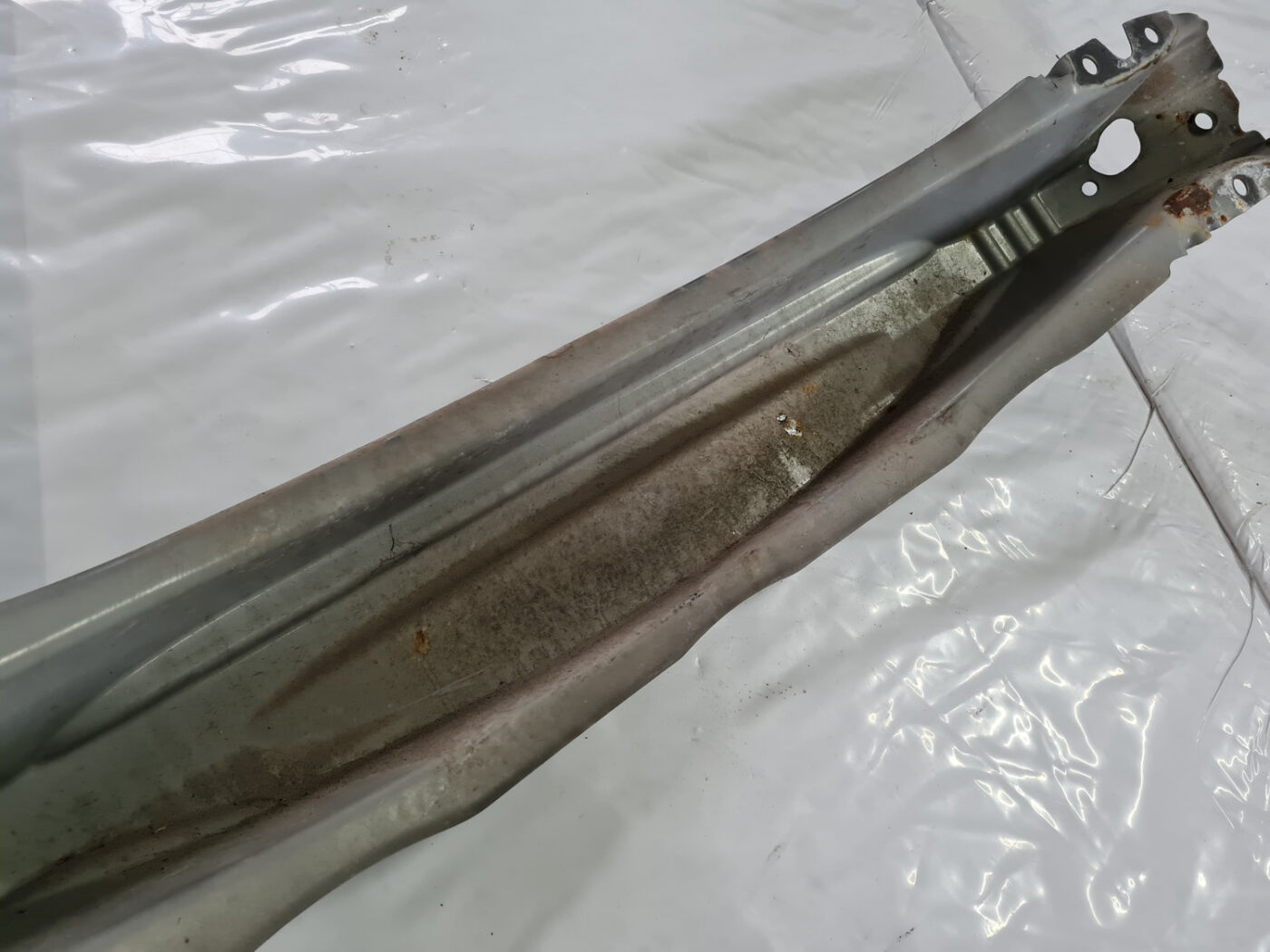 Aizmugurējā bufera pastiprinātājs priekš VOLVO XC 60 2009 4 Aizmugurējā bufera pastiprinātājs priekš VOLVO XC 60 2009