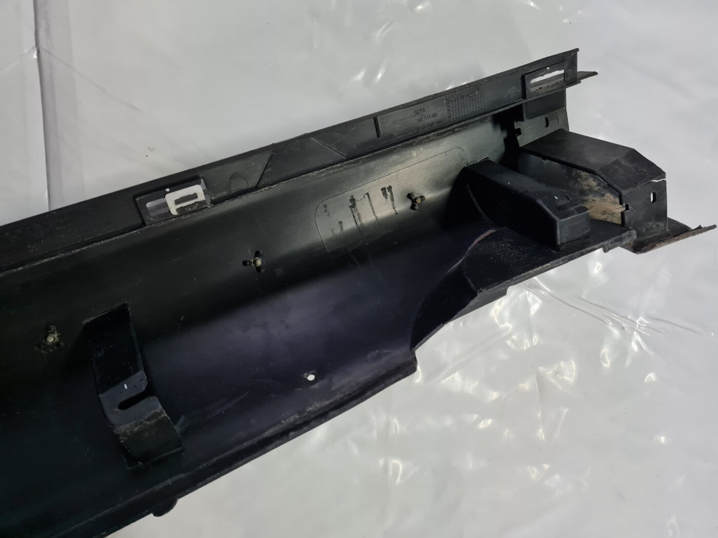 Ārēja sliekšņa kreisa uzlika priekš VOLVO XC 60 2009 5 Ārēja sliekšņa kreisa uzlika priekš VOLVO XC 60 2009