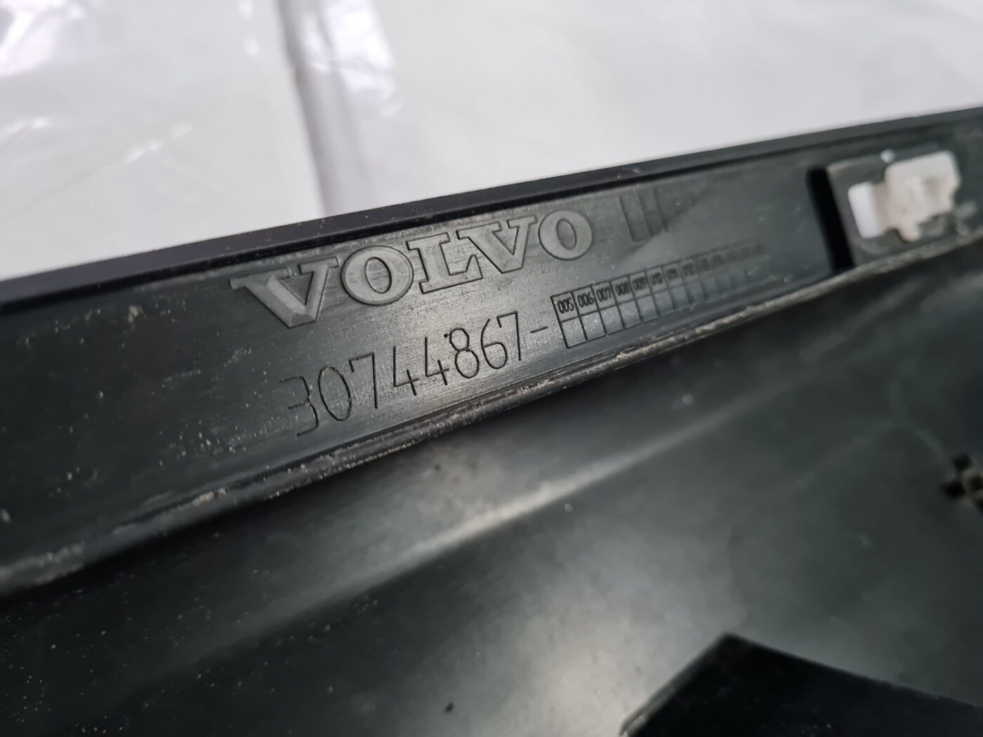 Ārēja sliekšņa kreisa uzlika priekš VOLVO XC 60 2009 4 Ārēja sliekšņa kreisa uzlika priekš VOLVO XC 60 2009