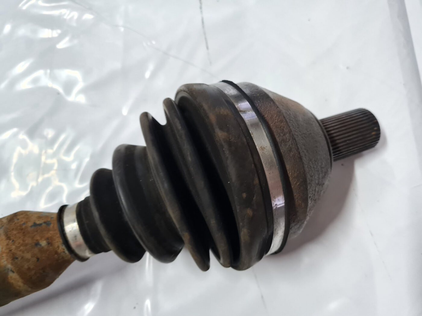 Pusass priekšējā kreisā priekš VOLVO XC 60 2009 3 Pusass priekšējā kreisā priekš VOLVO XC 60 2009