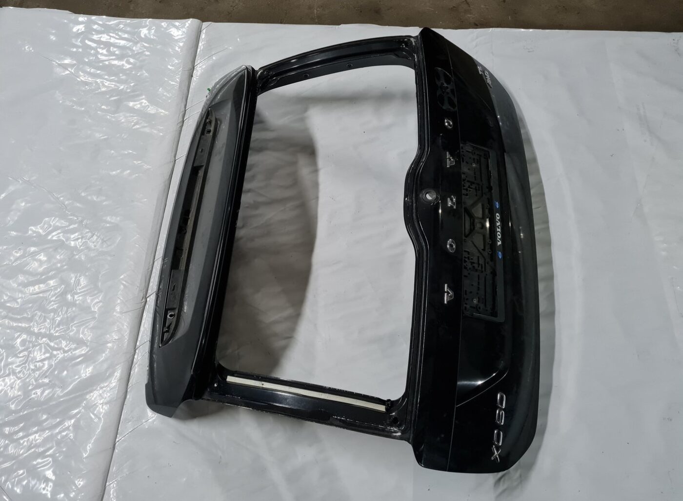 Bagāžnieka vāks priekš VOLVO XC 60 2009 2 Bagāžnieka vāks priekš VOLVO XC 60 2009