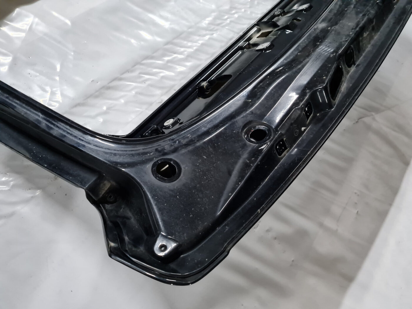 Bagāžnieka vāks priekš VOLVO XC 60 2009 17 Bagāžnieka vāks priekš VOLVO XC 60 2009