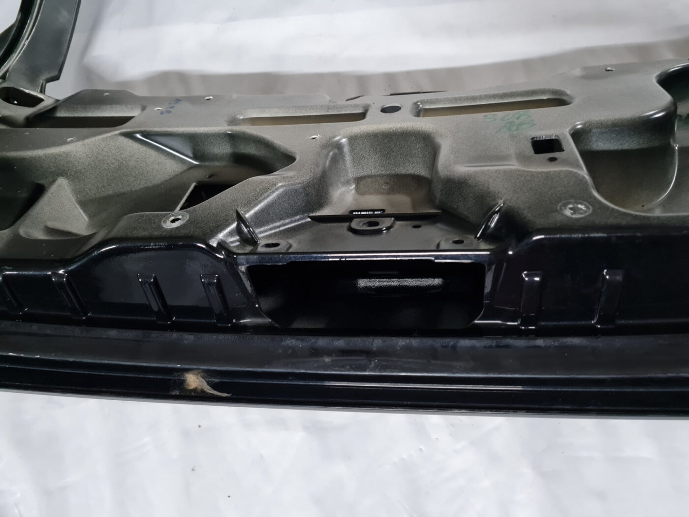 Bagāžnieka vāks priekš VOLVO XC 60 2009 9 Bagāžnieka vāks priekš VOLVO XC 60 2009