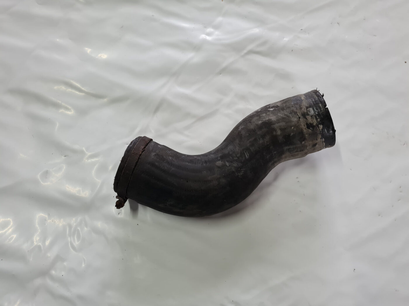 Interkulera caurule priekš VOLVO XC 60 2009 1 Interkulera caurule priekš VOLVO XC 60 2009