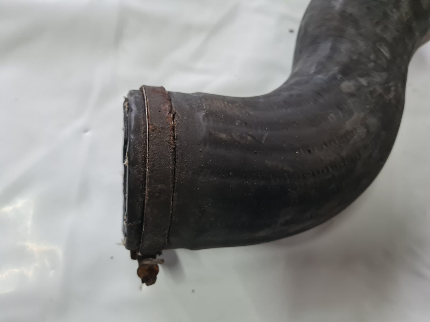 Interkulera caurule priekš VOLVO XC 60 2009 2 Interkulera caurule priekš VOLVO XC 60 2009