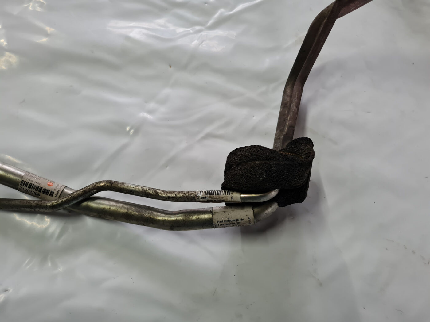 Gaisa kondicioniera galvenā caurule priekš VOLVO XC 60 2009 9 Gaisa kondicioniera galvenā caurule priekš VOLVO XC 60 2009