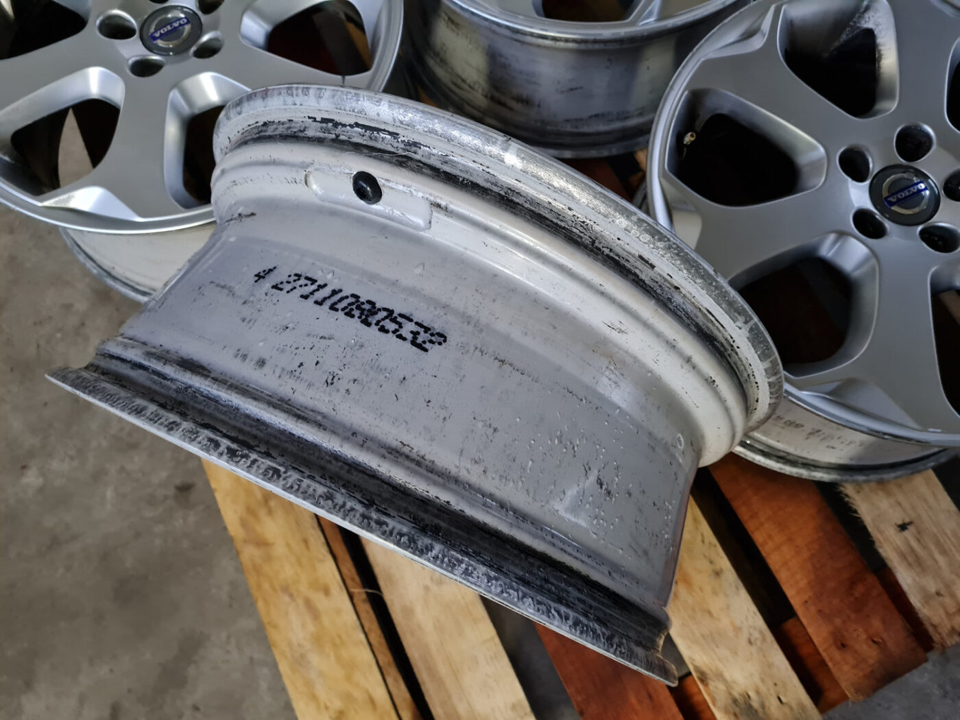 Lietie diski - vieglmetāla (kpl) priekš VOLVO XC 60 2009 9 Lietie diski - vieglmetāla (kpl) priekš VOLVO XC 60 2009