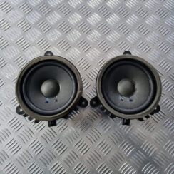 Durvju skaļrunis, apakšā priekš VOLVO C30 2009