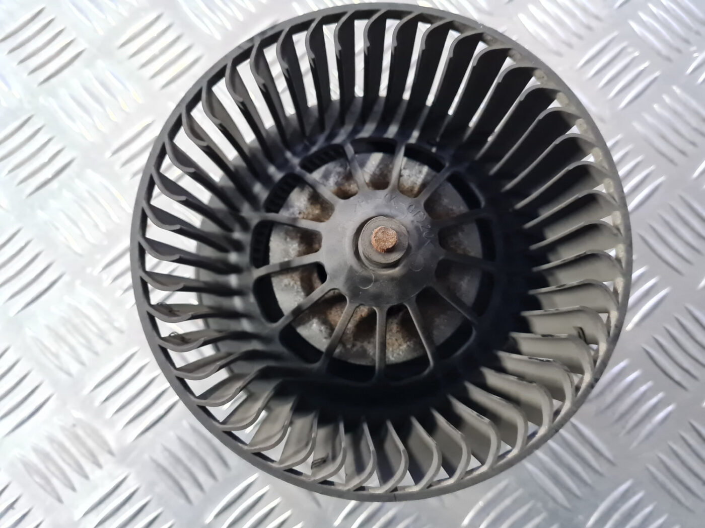 Salona ventilators priekš VOLVO C30 2009