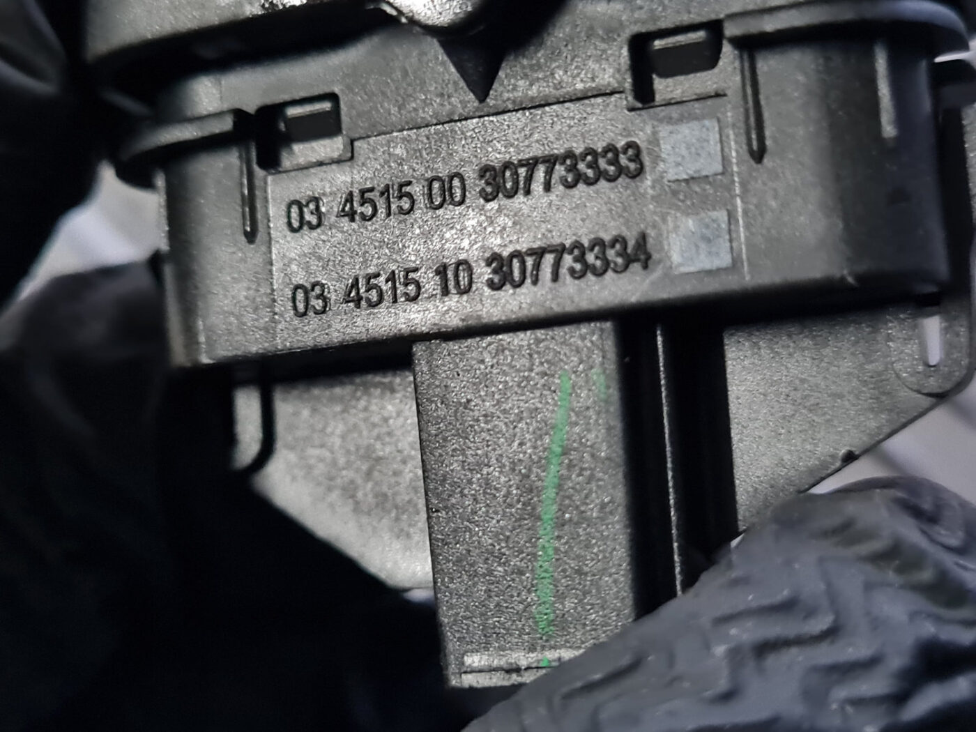 Atvēršanas/aizvēršanas poga priekš VOLVO C30 2009 5 Atvēršanas/aizvēršanas poga priekš VOLVO C30 2009