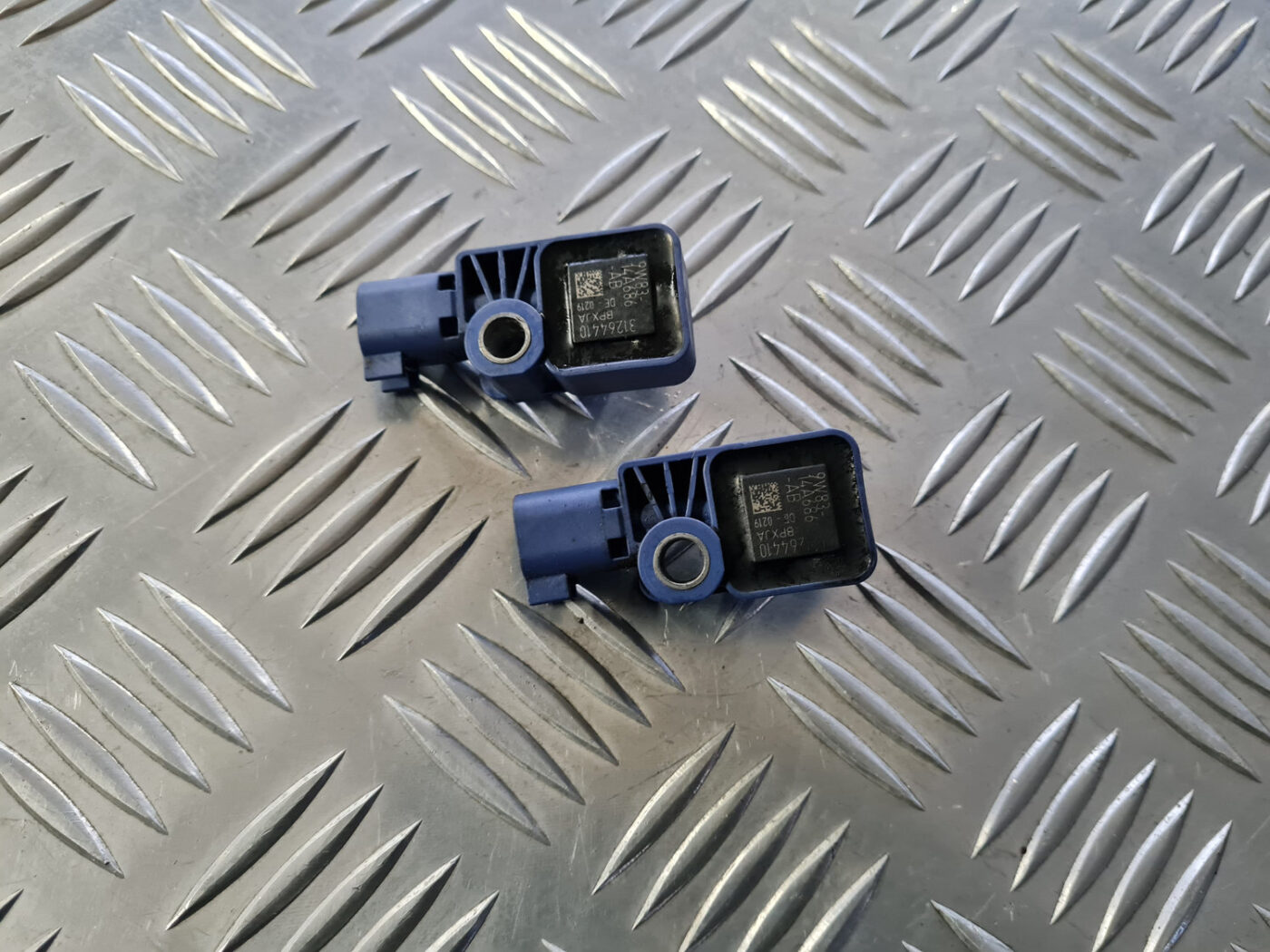 Drošības spilvena trieciensensors priekš VOLVO C30 2009 1 Drošības spilvena trieciensensors priekš VOLVO C30 2009