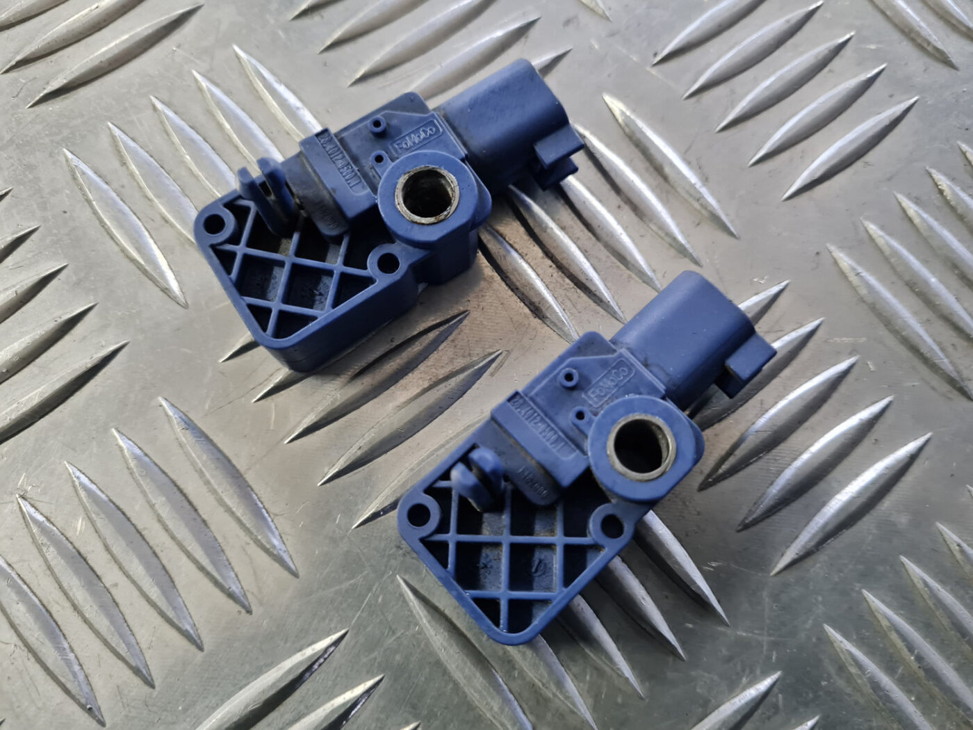 Drošības spilvena trieciensensors priekš VOLVO C30 2009 4 Drošības spilvena trieciensensors priekš VOLVO C30 2009