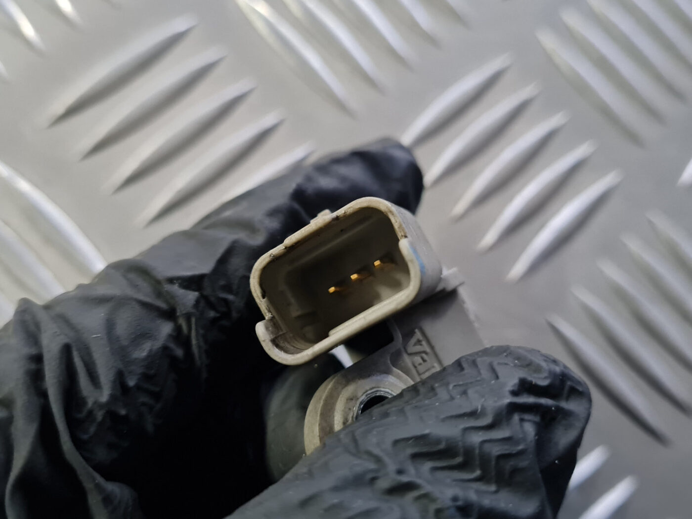 Sadales vārpstas devējs priekš VOLVO C30 2009