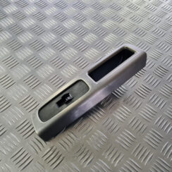 Durvju rokturu apdares uzlika (salonā) priekš VOLVO C30 2009