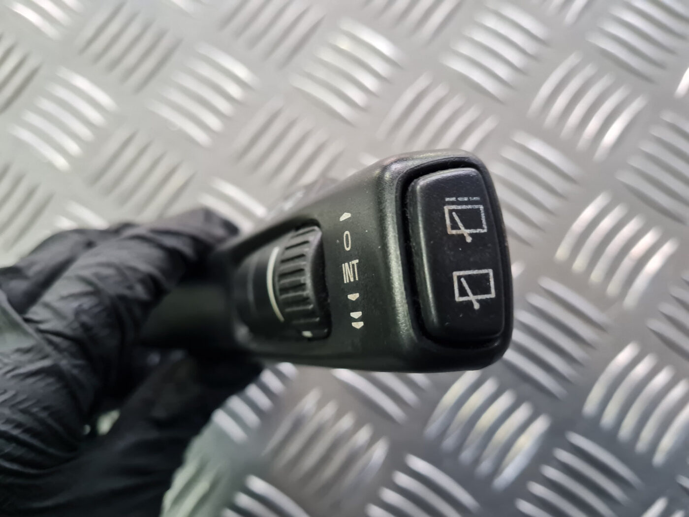 Stikla tīrītāja slēdzis priekš VOLVO C30 2009 5 Stikla tīrītāja slēdzis priekš VOLVO C30 2009