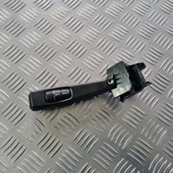 Pagrieziena rādītāju slēdzis priekš VOLVO C30 2009