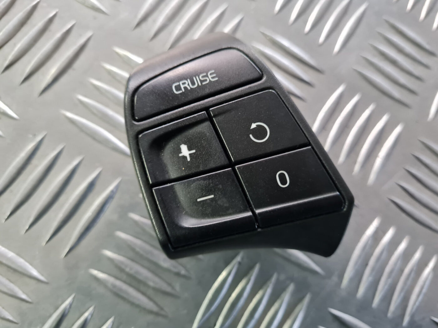Kruīza kontroles rokturis/poga priekš VOLVO C30 2009 2 Kruīza kontroles rokturis/poga priekš VOLVO C30 2009