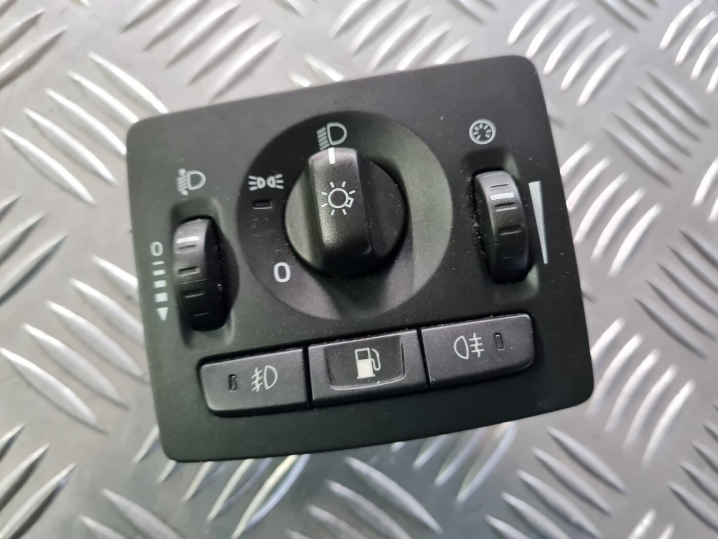 Gaismas slēdzis priekš VOLVO C30 2009 2 Gaismas slēdzis priekš VOLVO C30 2009