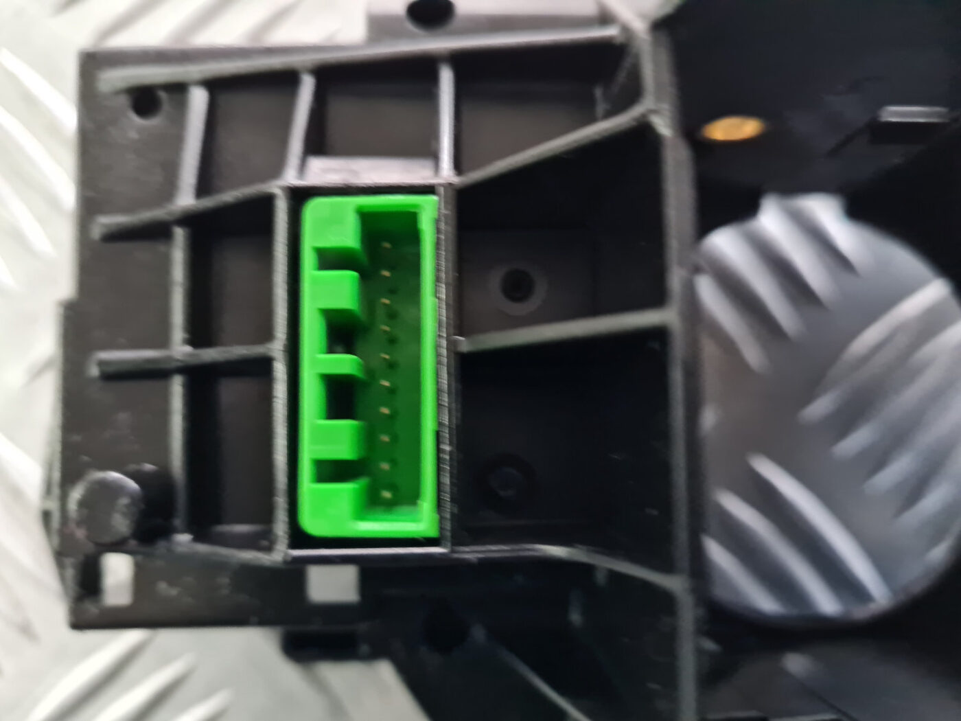 Stūres statnes slēdzis priekš VOLVO C30 2009 5 Stūres statnes slēdzis priekš VOLVO C30 2009