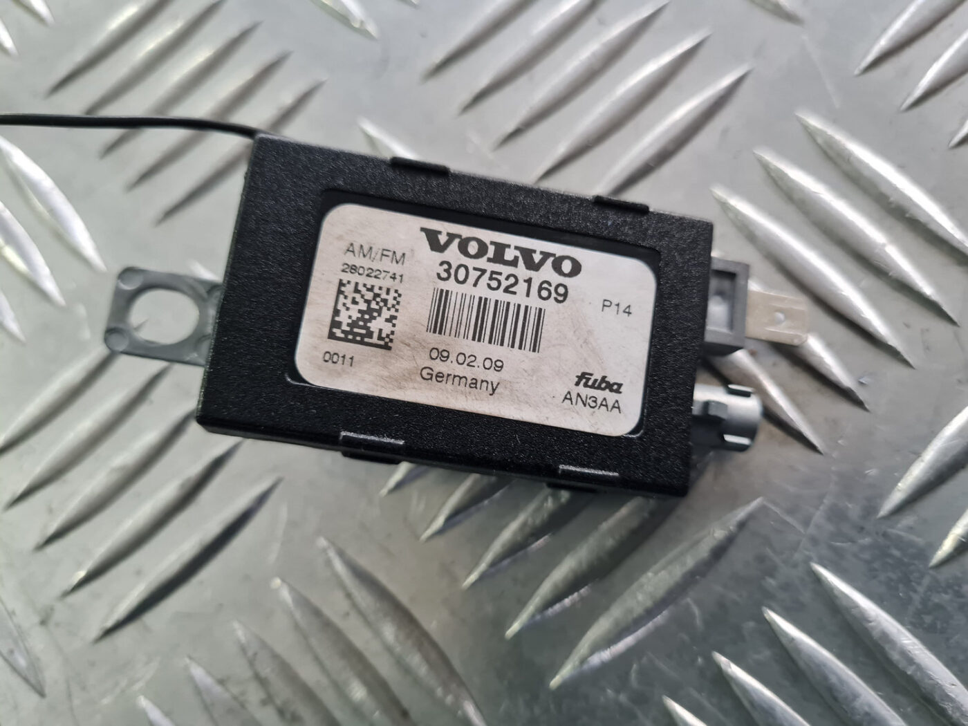Antenas pastiprinātāja bloks priekš VOLVO C30 2009 2 Antenas pastiprinātāja bloks priekš VOLVO C30 2009