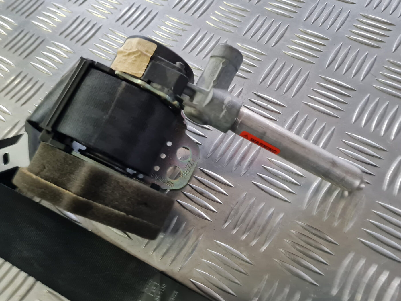 Aizmugurējā kreisa drošības josta priekš VOLVO C30 2009 2 Aizmugurējā kreisa drošības josta priekš VOLVO C30 2009