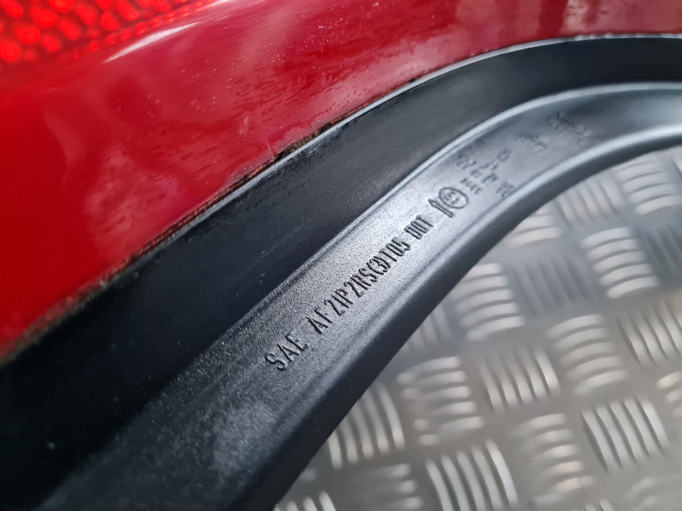 Aizmugurējais kreisais lukturis priekš VOLVO C30 2009 10 Aizmugurējais kreisais lukturis priekš VOLVO C30 2009