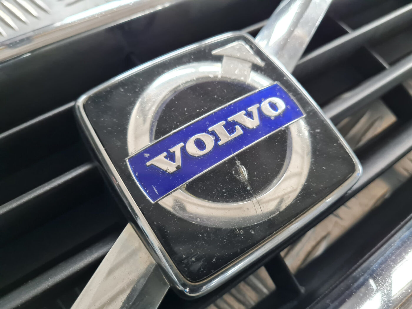 Bufera reste priekš VOLVO C30 2009