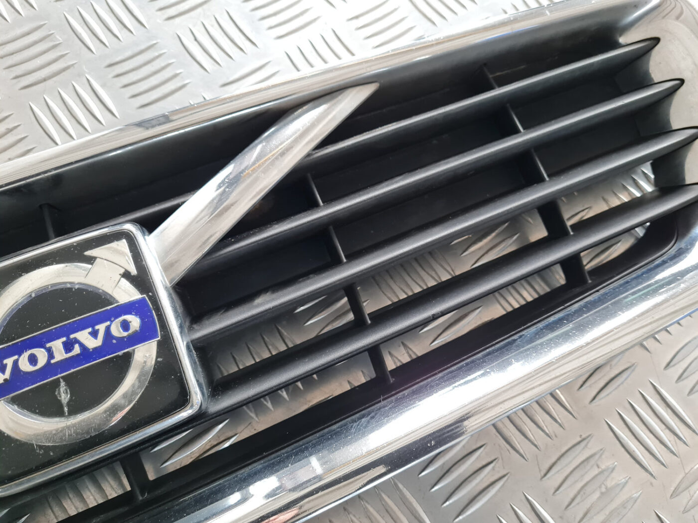 Bufera reste priekš VOLVO C30 2009