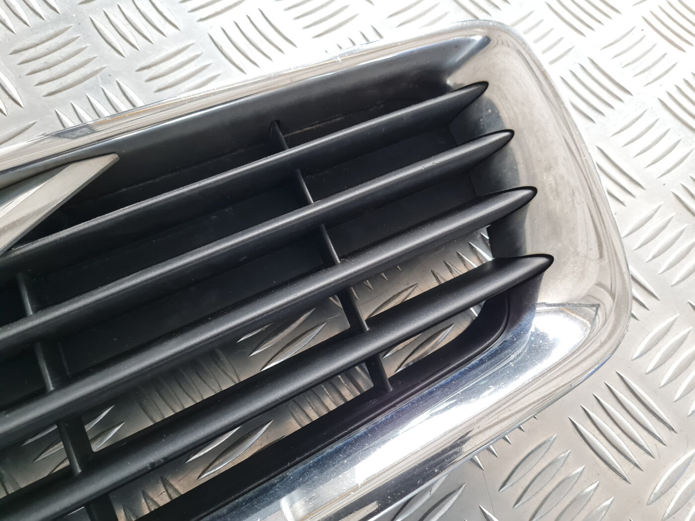 Bufera reste priekš VOLVO C30 2009