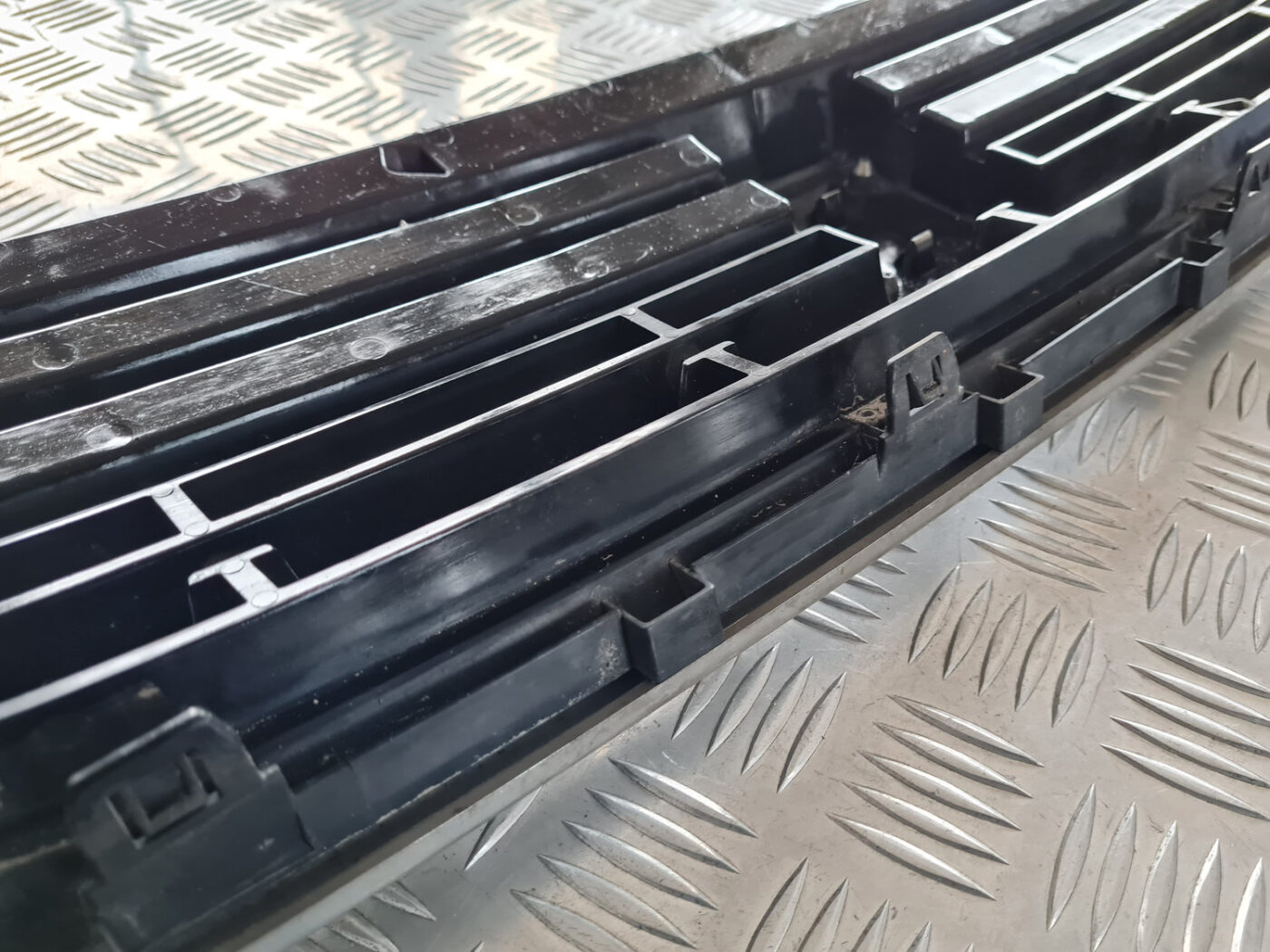 Bufera reste priekš VOLVO C30 2009