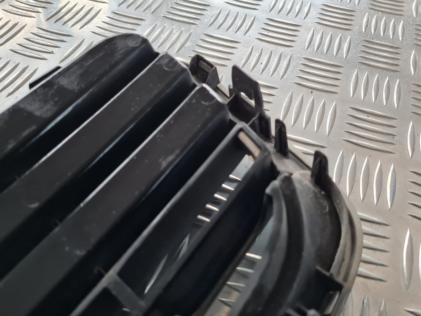 Bufera reste priekš VOLVO C30 2009