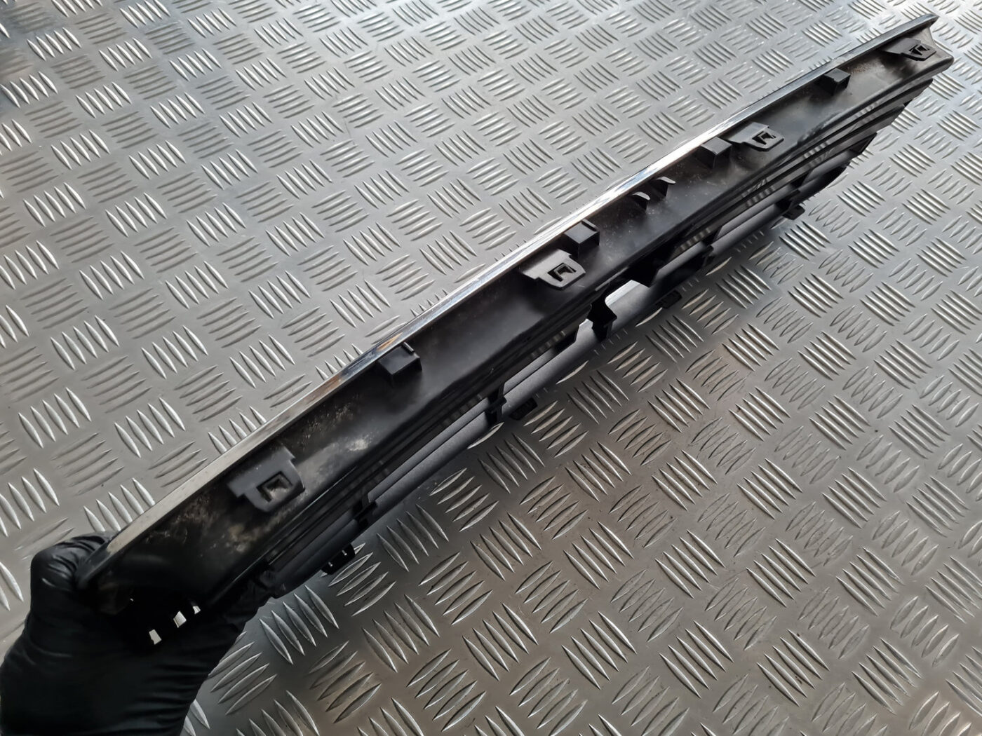 Bufera reste priekš VOLVO C30 2009