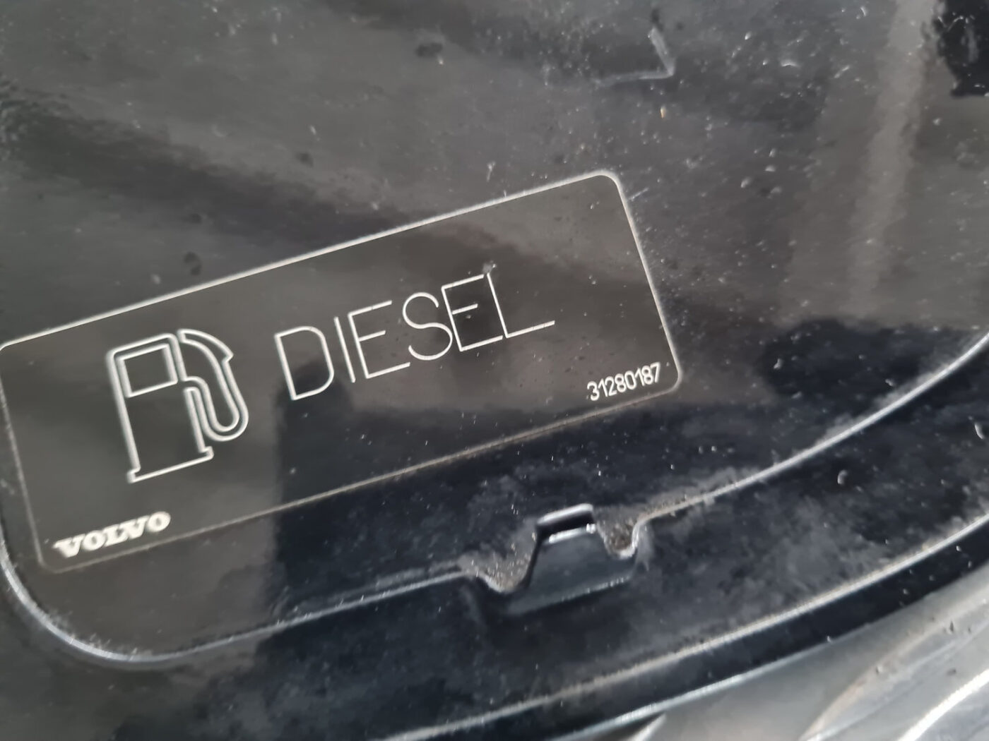 Degvielas tvertnes vāks priekš VOLVO C30 2009