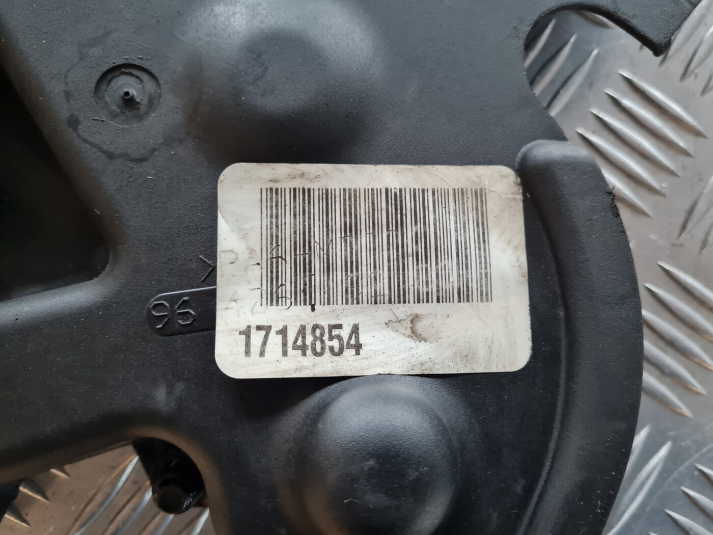 Zobsīksnas aizsargs priekš VOLVO C30 2009 2 Zobsīksnas aizsargs priekš VOLVO C30 2009