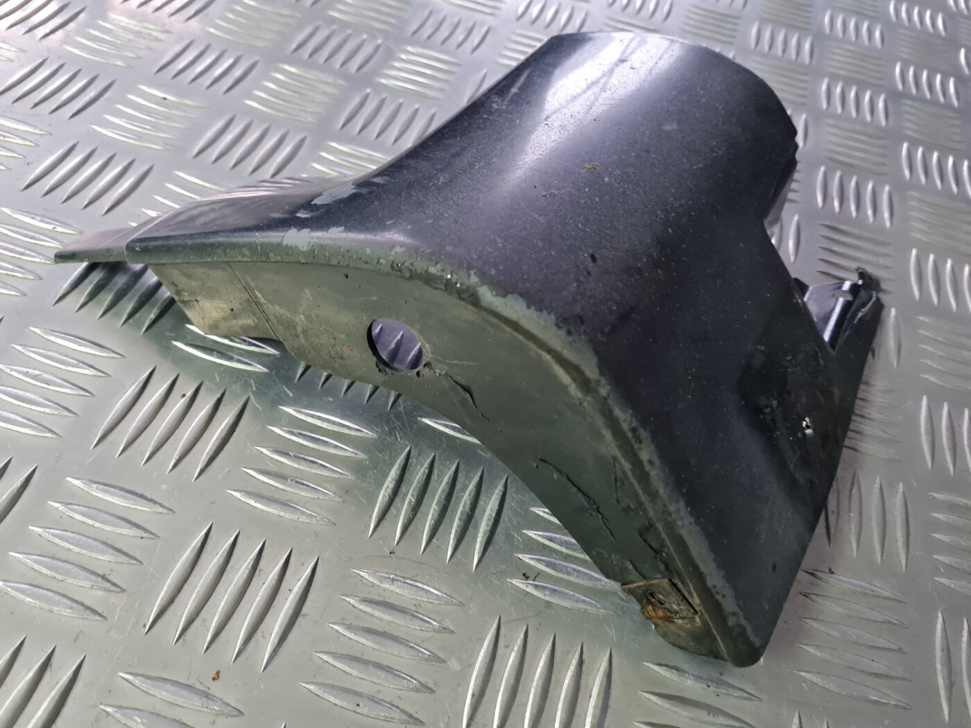 Ārēja sliekšņa uzlikas daļa priekš VOLVO C30 2009 10 Ārēja sliekšņa uzlikas daļa priekš VOLVO C30 2009