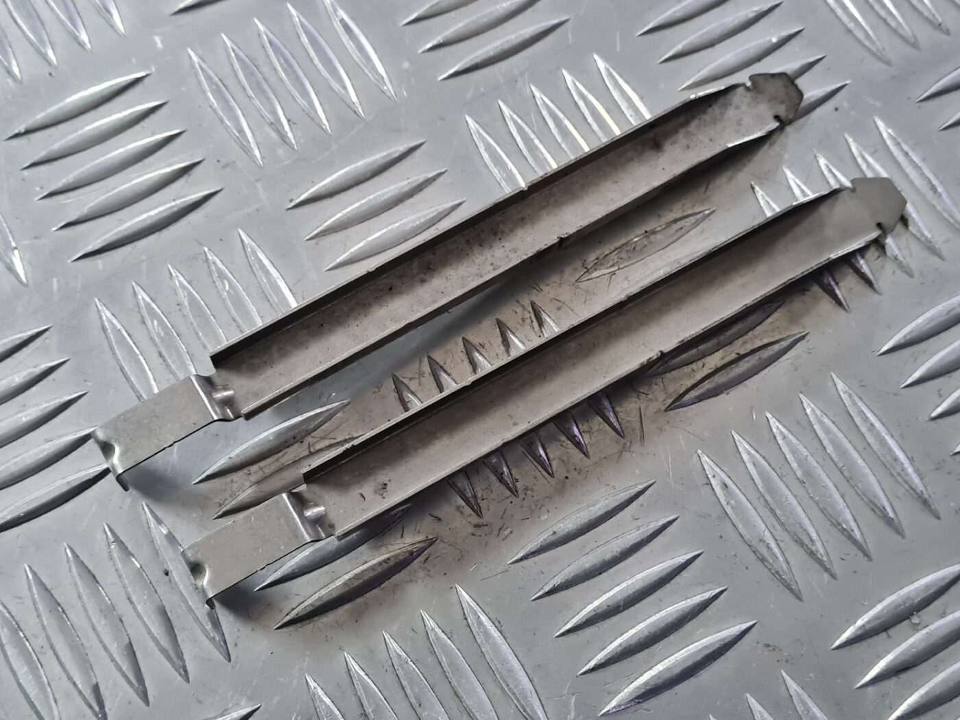 Lukturu kronšteins priekš VOLVO C30 2009 3 Lukturu kronšteins priekš VOLVO C30 2009