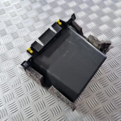 Mantu glabāšanas nodalījums pasažiera pusē priekš VOLVO C30 2009