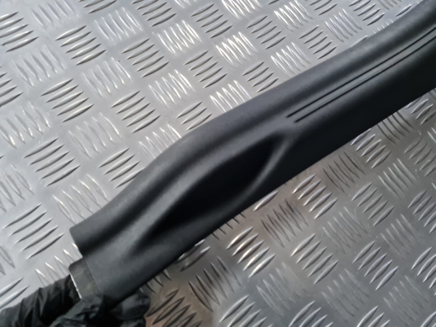 Sliekšņa priekšēja laba uzlika (salonā) priekš VOLVO C30 2009 2 Sliekšņa priekšēja laba uzlika (salonā) priekš VOLVO C30 2009