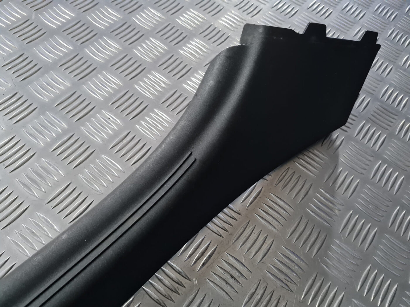 Sliekšņa priekšēja laba uzlika (salonā) priekš VOLVO C30 2009 5 Sliekšņa priekšēja laba uzlika (salonā) priekš VOLVO C30 2009